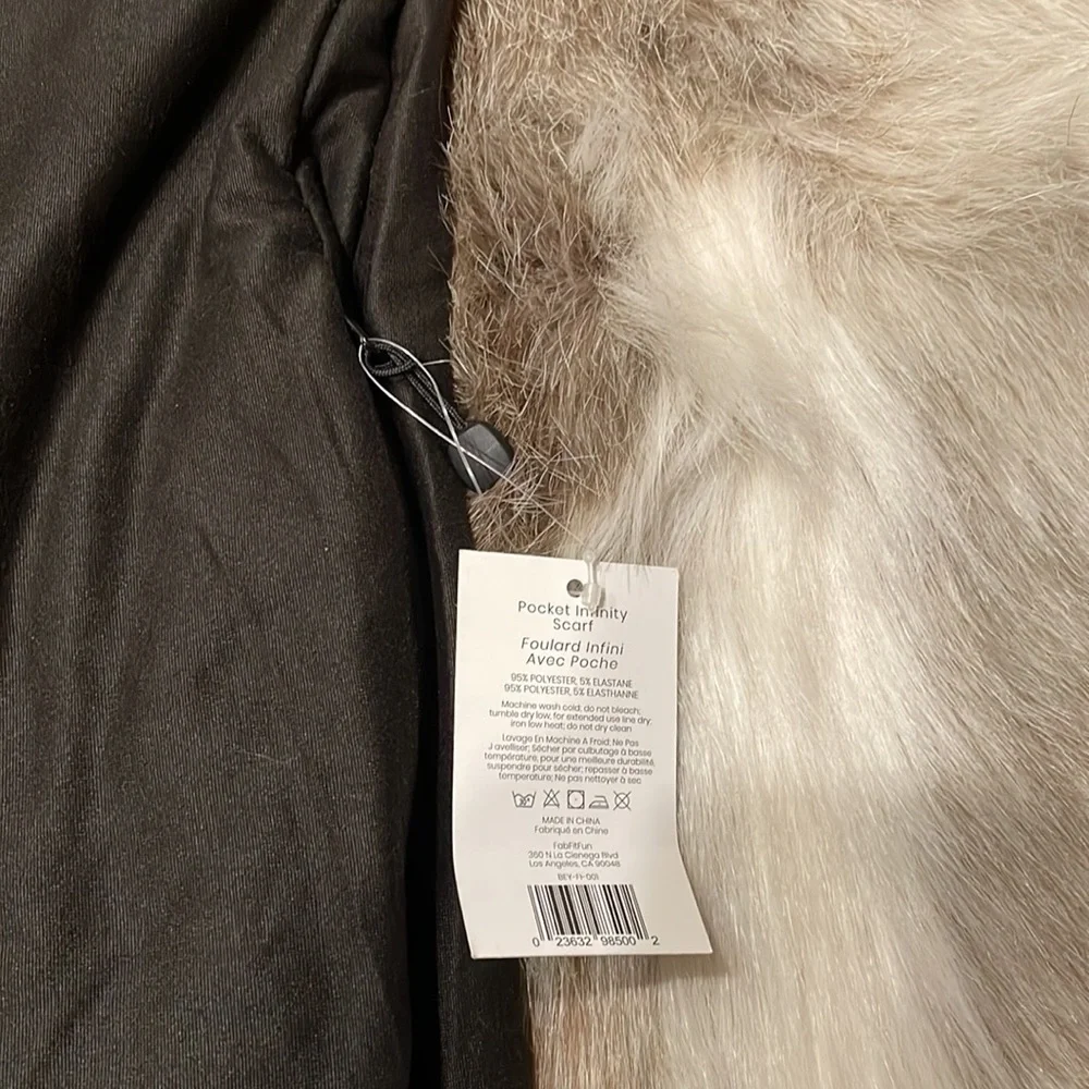 Beyond Yoga Infinity Scarf with pocket NWT $50 - Picture 2 of 11